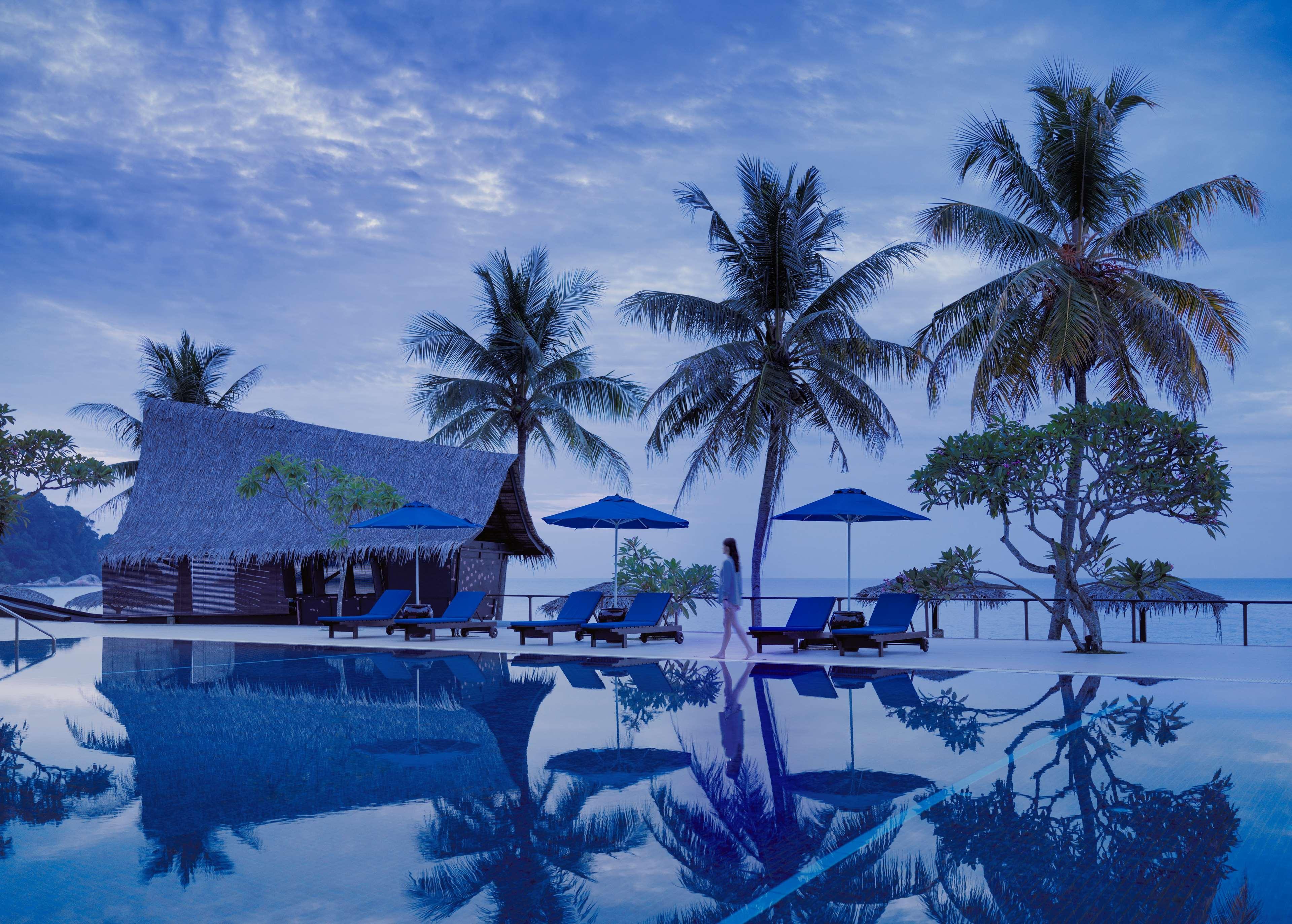 Hyatt Regency Kuantan Resort Екстер'єр фото The resort's infinity pool