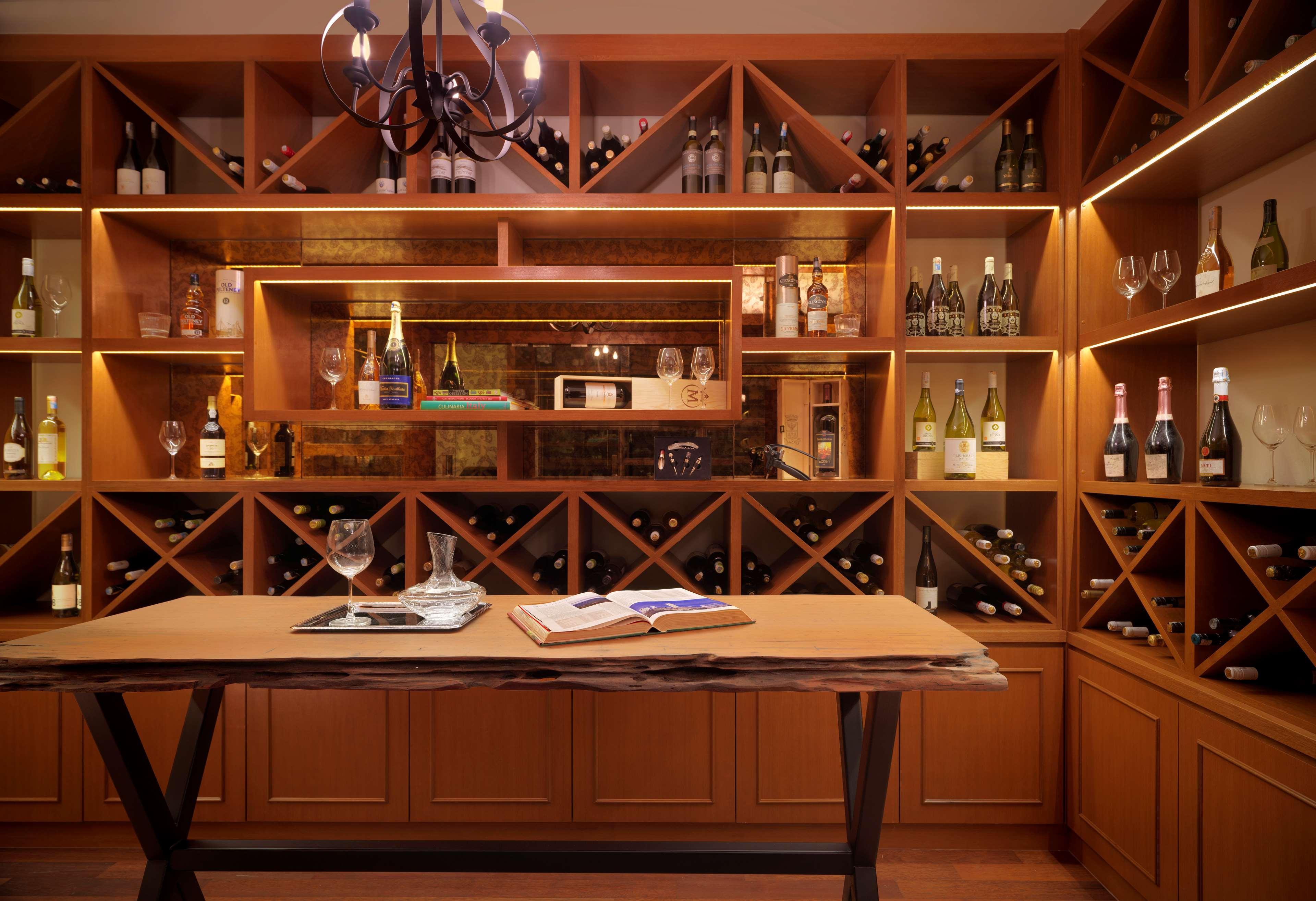 Hyatt Regency Kuantan Resort Екстер'єр фото Wine cellar