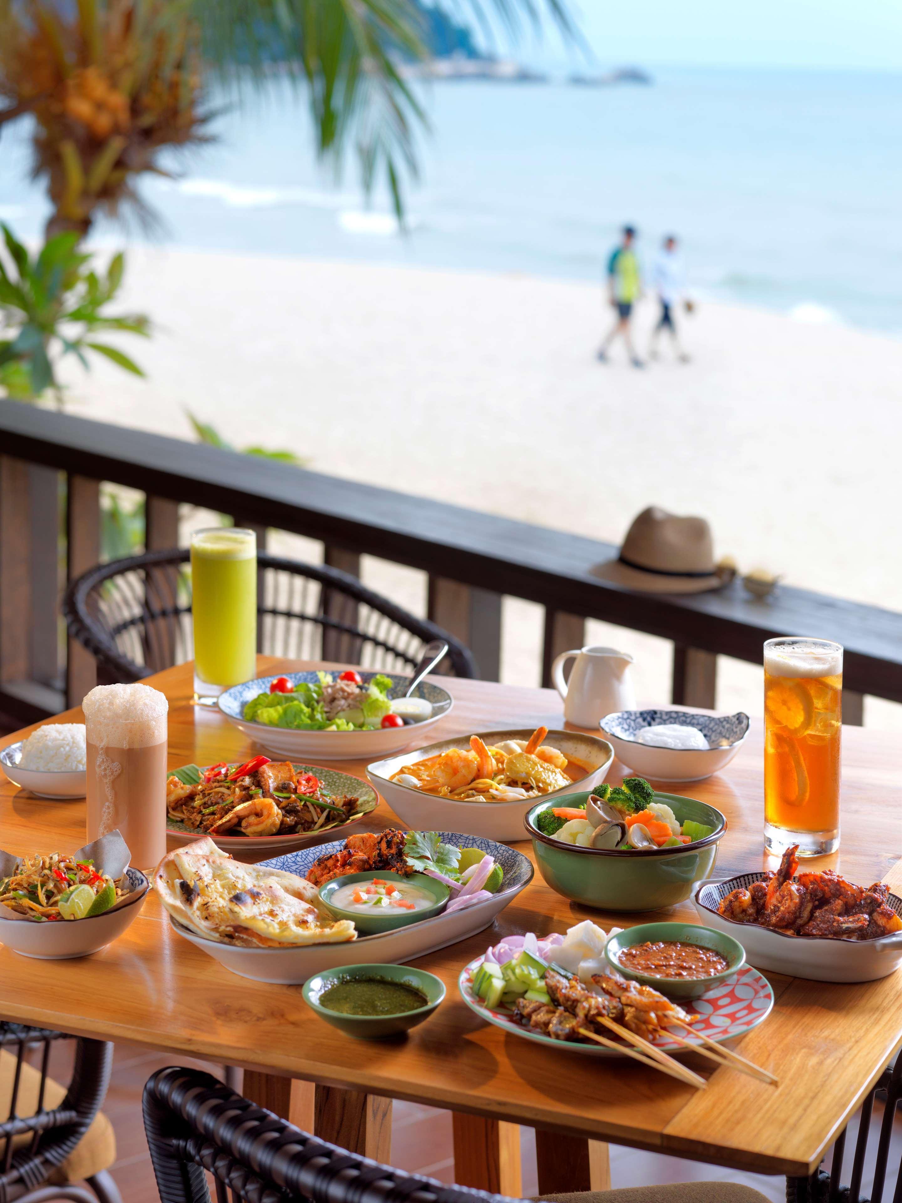 Hyatt Regency Kuantan Resort Екстер'єр фото A selection of Thai cuisine