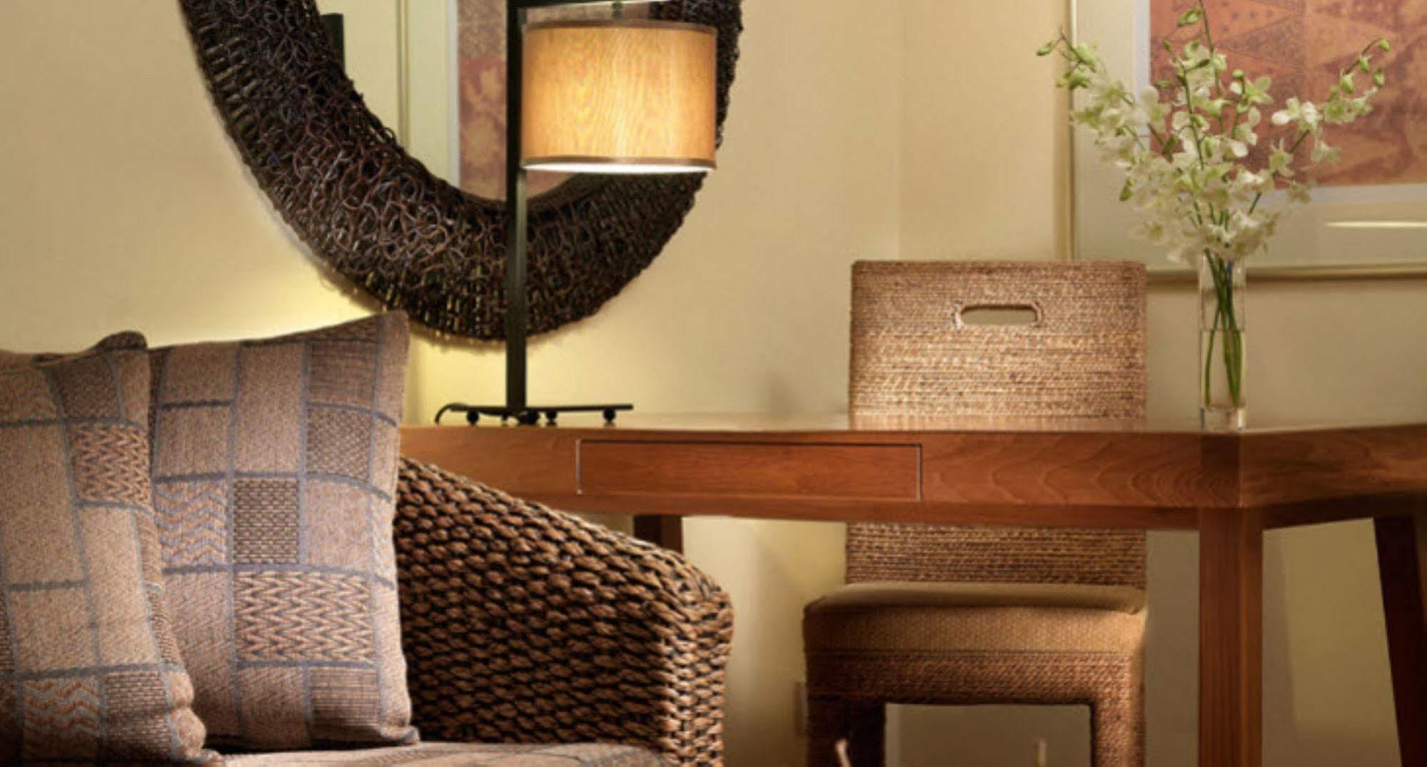 Hyatt Regency Kuantan Resort Екстер'єр фото A table lamp