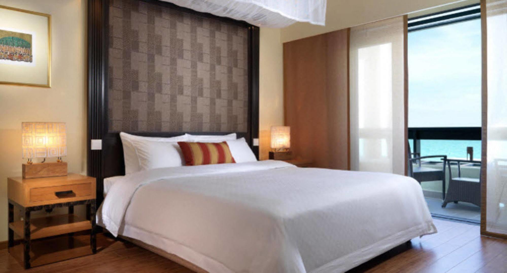 Hyatt Regency Kuantan Resort Екстер'єр фото A bedroom at the W Maldives